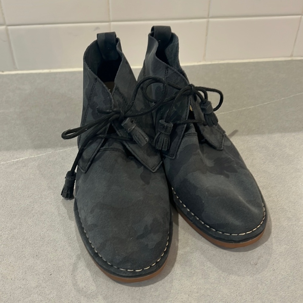 Hush Puppies Sz 8 Cyra Catelyn Chukka Camo boot